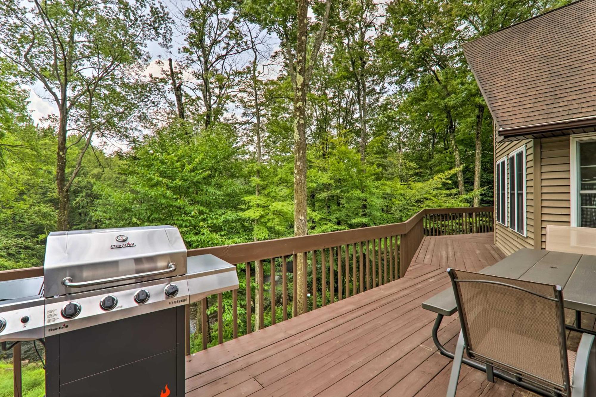 Big Bass Lake House With Grill - Steps To River! Gouldsboro Exterior foto